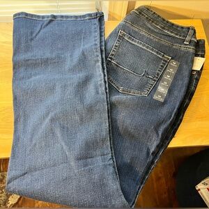 *NWT* Maurices Classic Fit High Rise Curvy Denim Jeans Plus Size 16 Slim BootCut